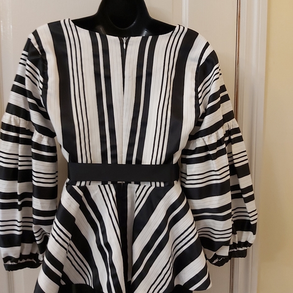 B&W Striped V-Neck Top - Boston Proper - Picture 3 of 12